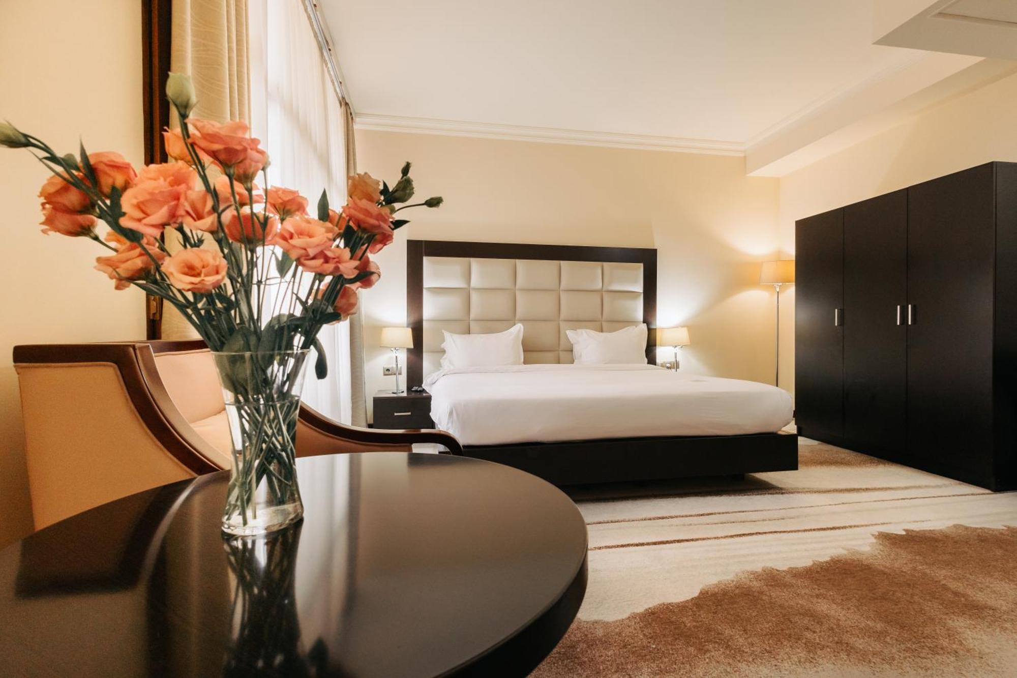 Paris Hotel Yerevan Luaran gambar