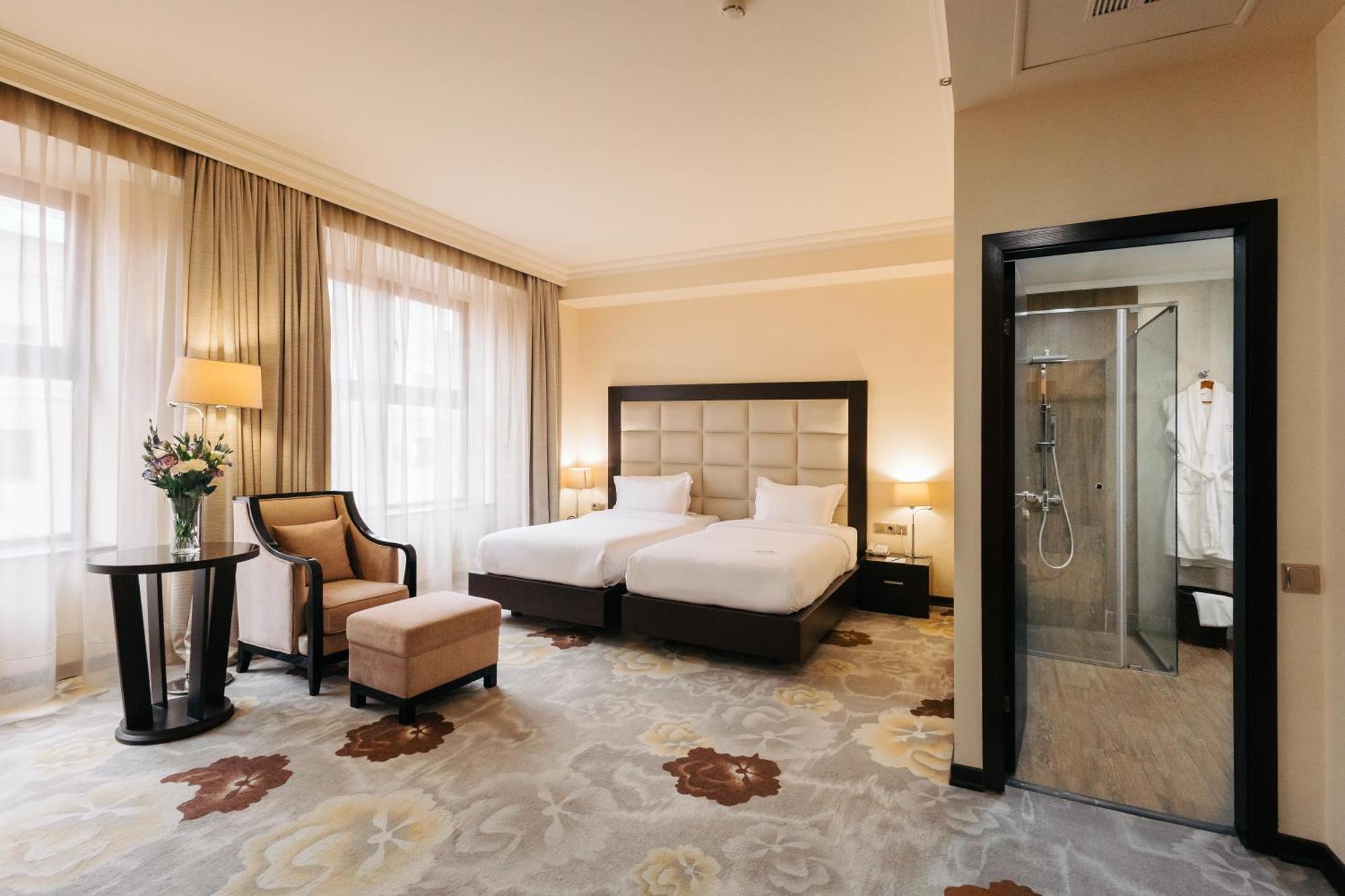 Paris Hotel Yerevan Luaran gambar